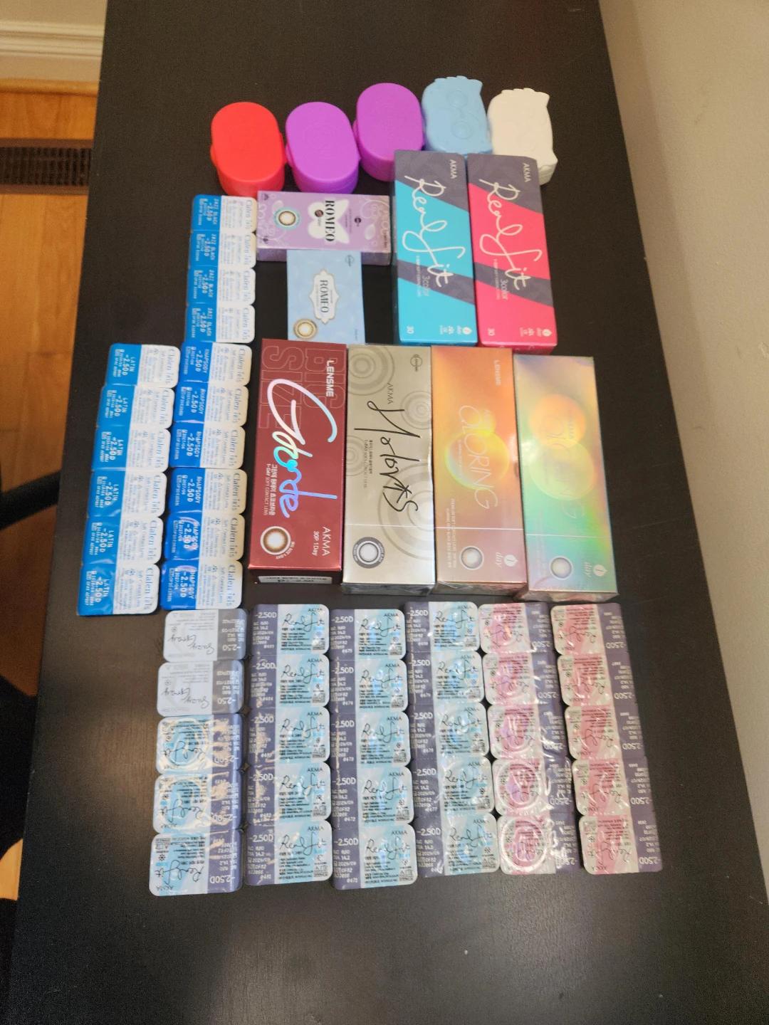 230 pieces of Contact Lenses