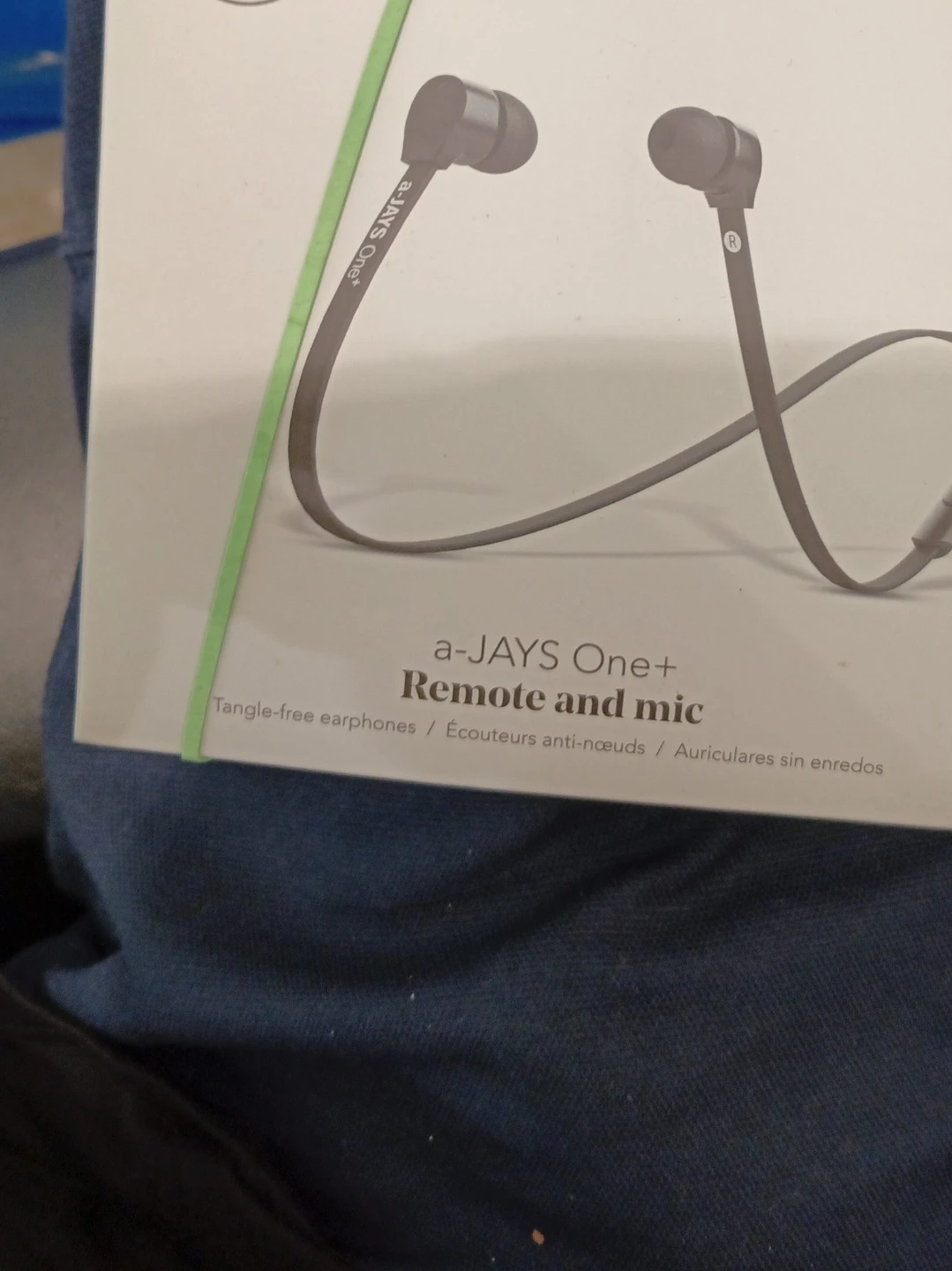 a-JAYS One+ Remote and mic Tangle-Free Earphones