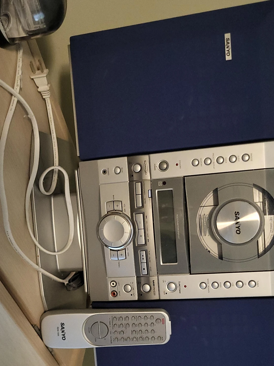 Sanyo CD Stereo System with Remote
