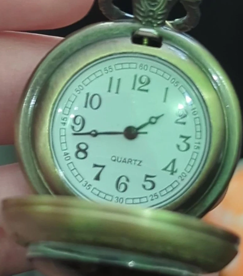 Quartz pocket watch