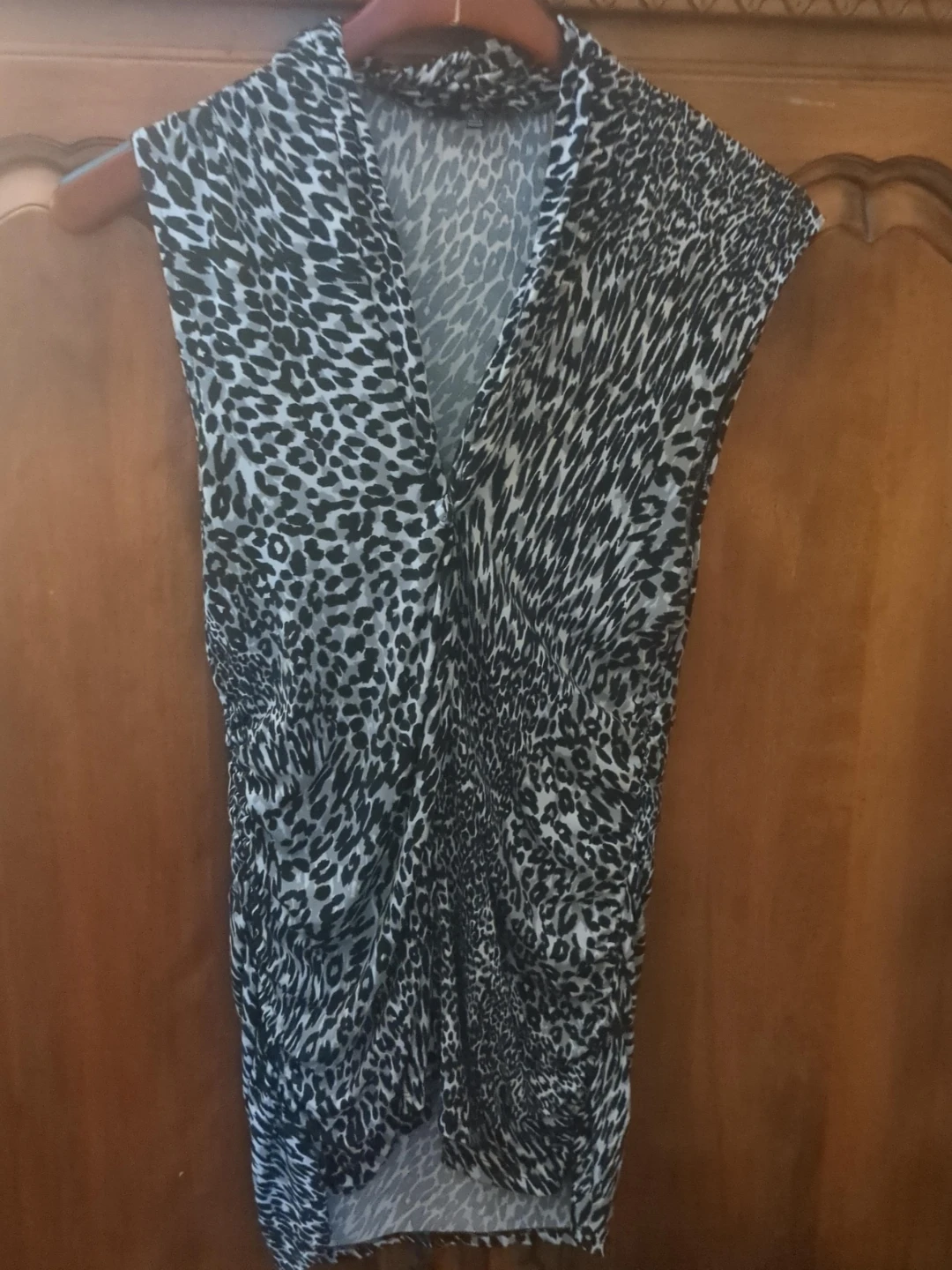 AK Anne Klein Women's Sleeveless Leopard Print