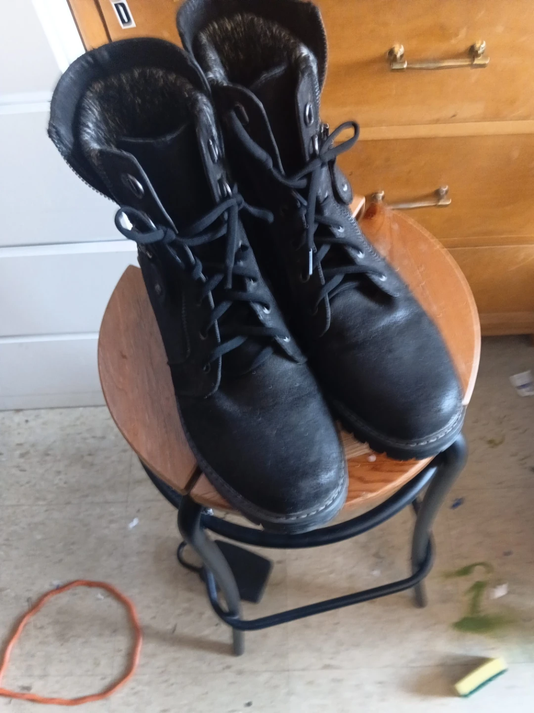 Black winter boots
