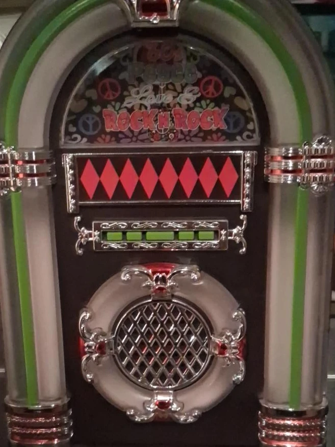 Retro Rock 'n' Roll Jukebox Decor