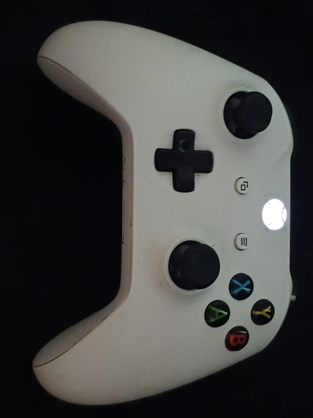 White Xbox Wireless Controller