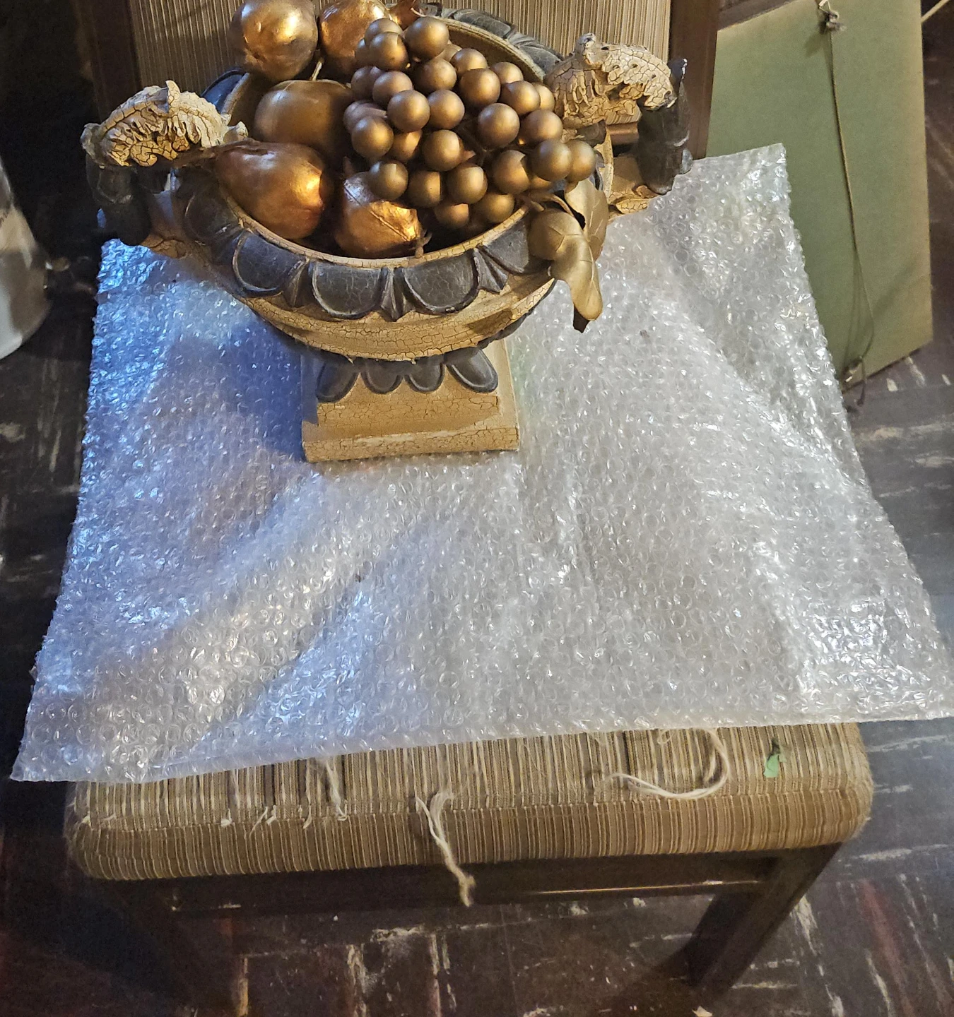 Decorative Fruit Bowl Urn