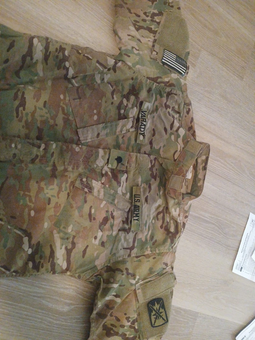 US Army Camouflage Uniform Jacket with Patches