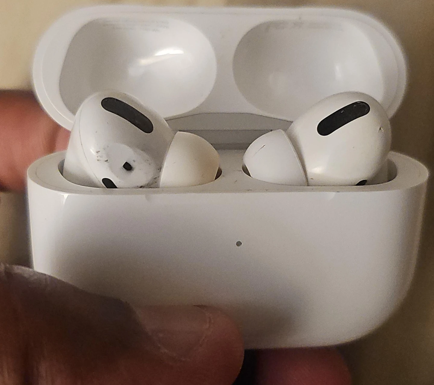 Apple AirPods Pro (1st Gen) with Charging Case