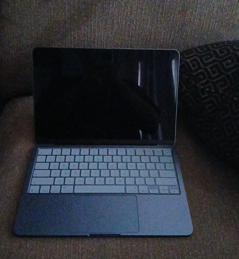 Apple MacBook Pro Laptop