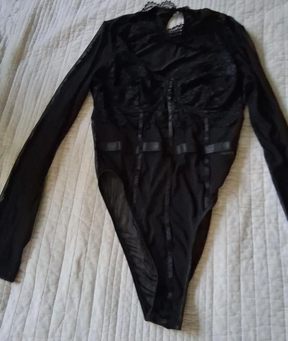 SHEIN Black Long Sleeve Bodysuit