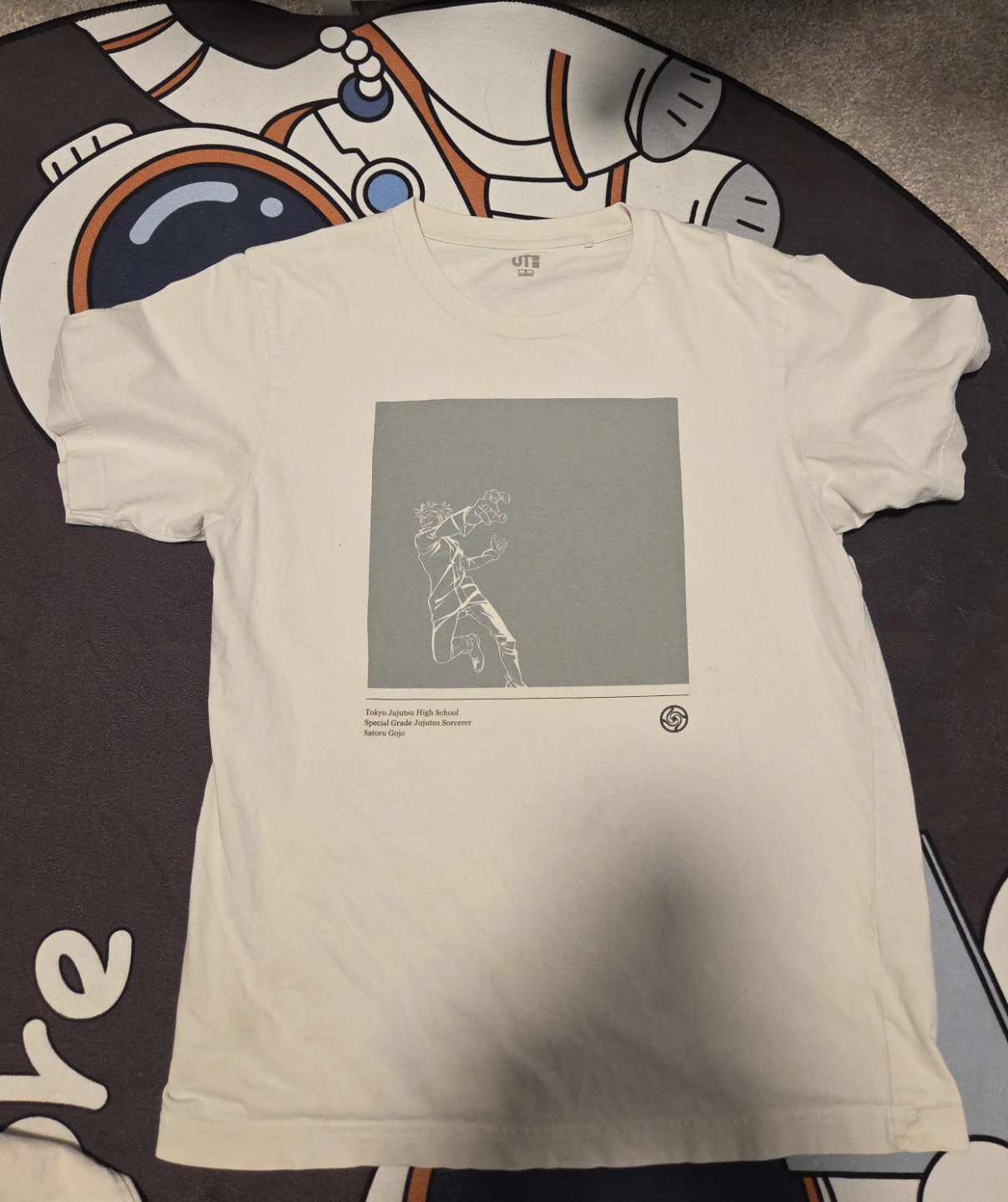 UNIQLO UT Jujutsu Kaisen Satoru Gojo T-Shirt
