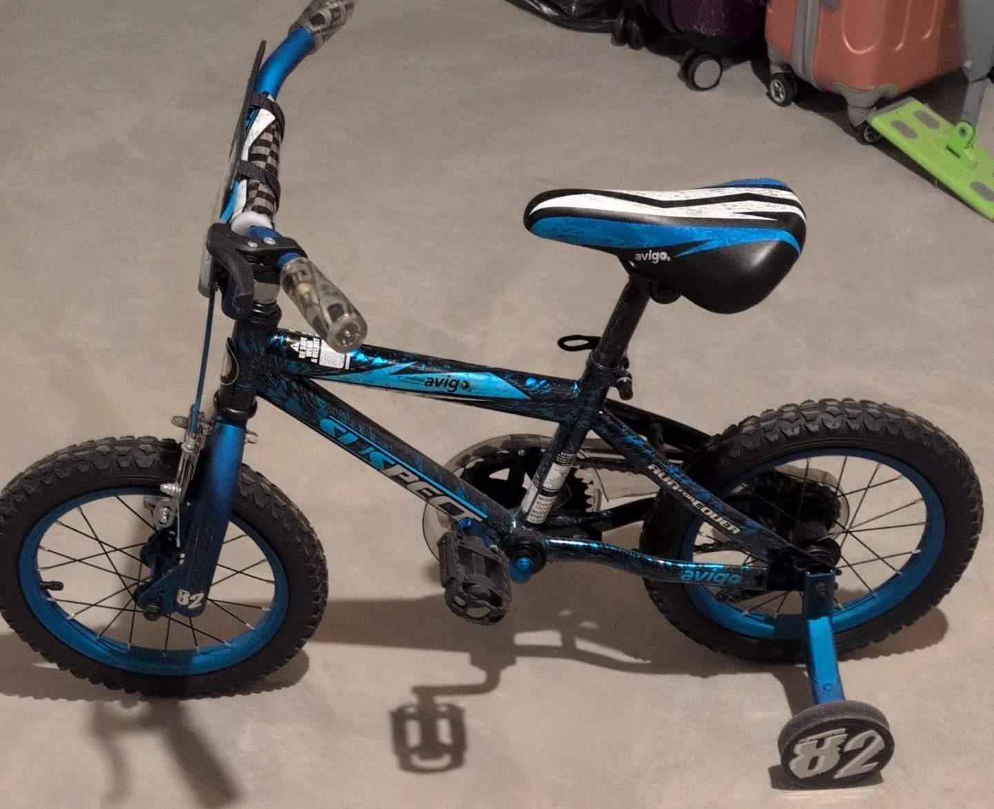 Avigo Suspect Kids Bike with Training Wheels