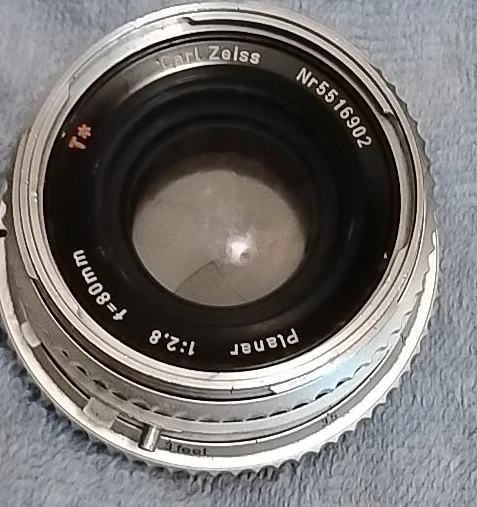 Carl Zeiss Planar T* 80mm f/2.8 Camera Lens