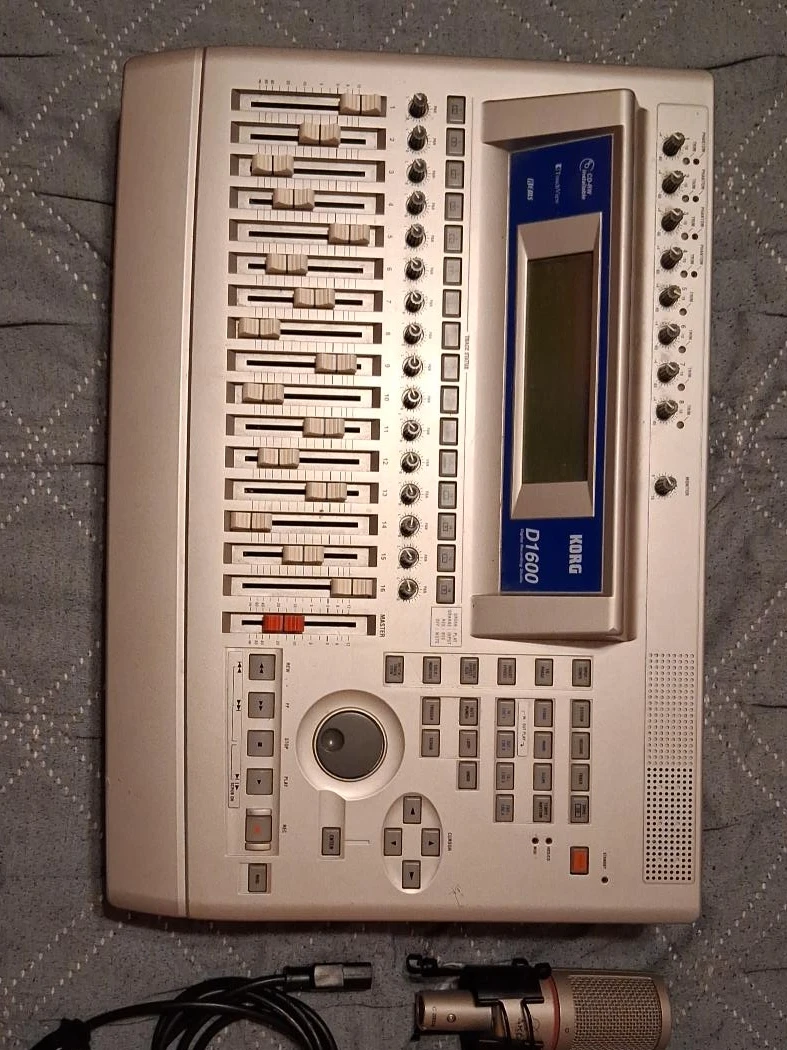 Korg D1600 Digital Recording Studio - photo 2