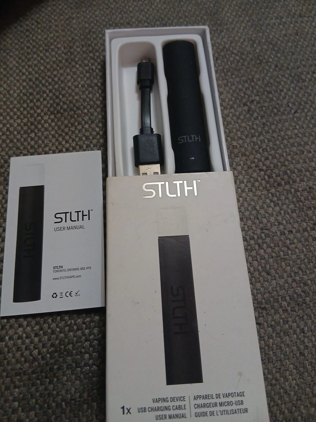 STLTH Vaping Device with USB Charging Cable
