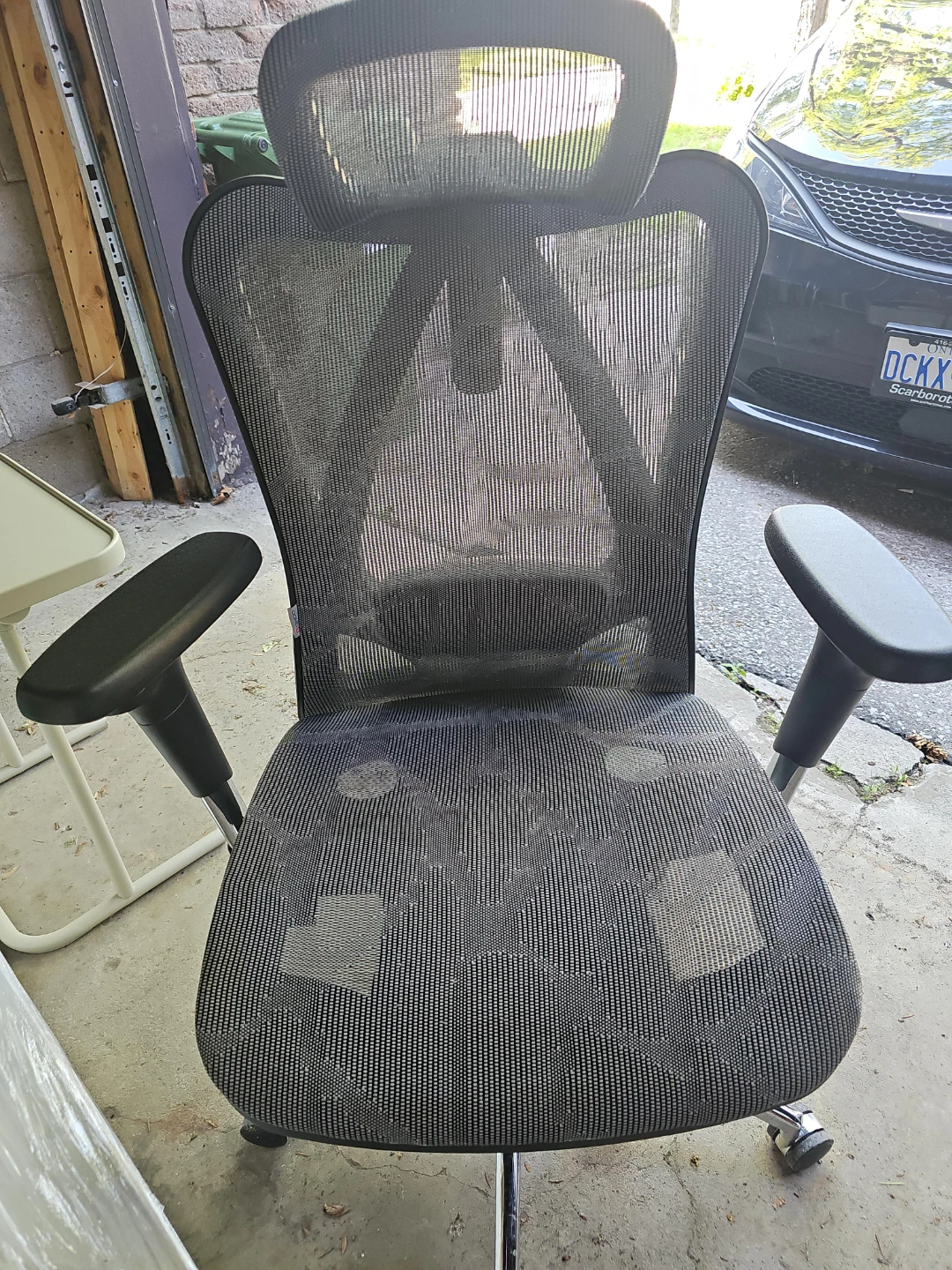 Black Mesh Office Chair with Headrest