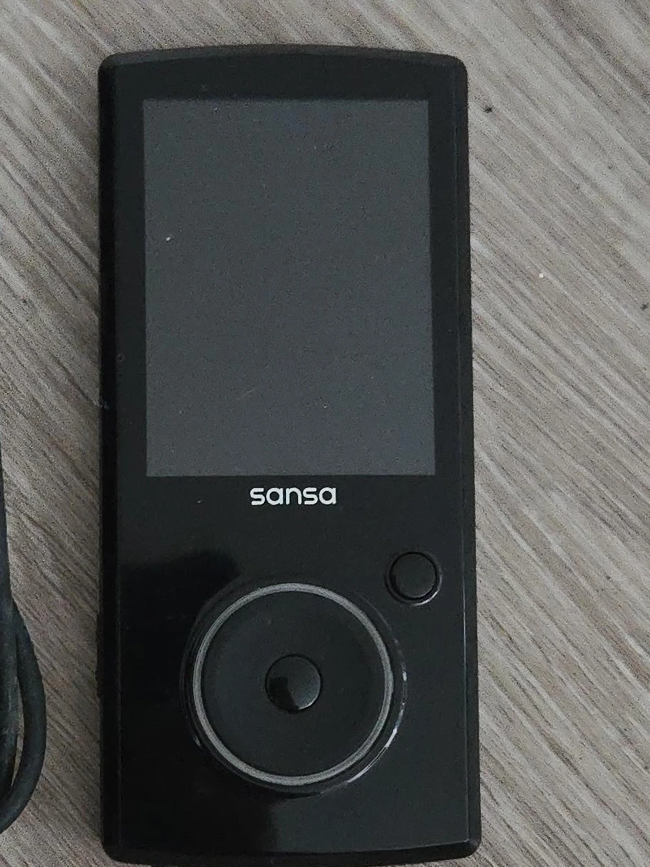SanDisk Sansa MP3 Player with USB Cable