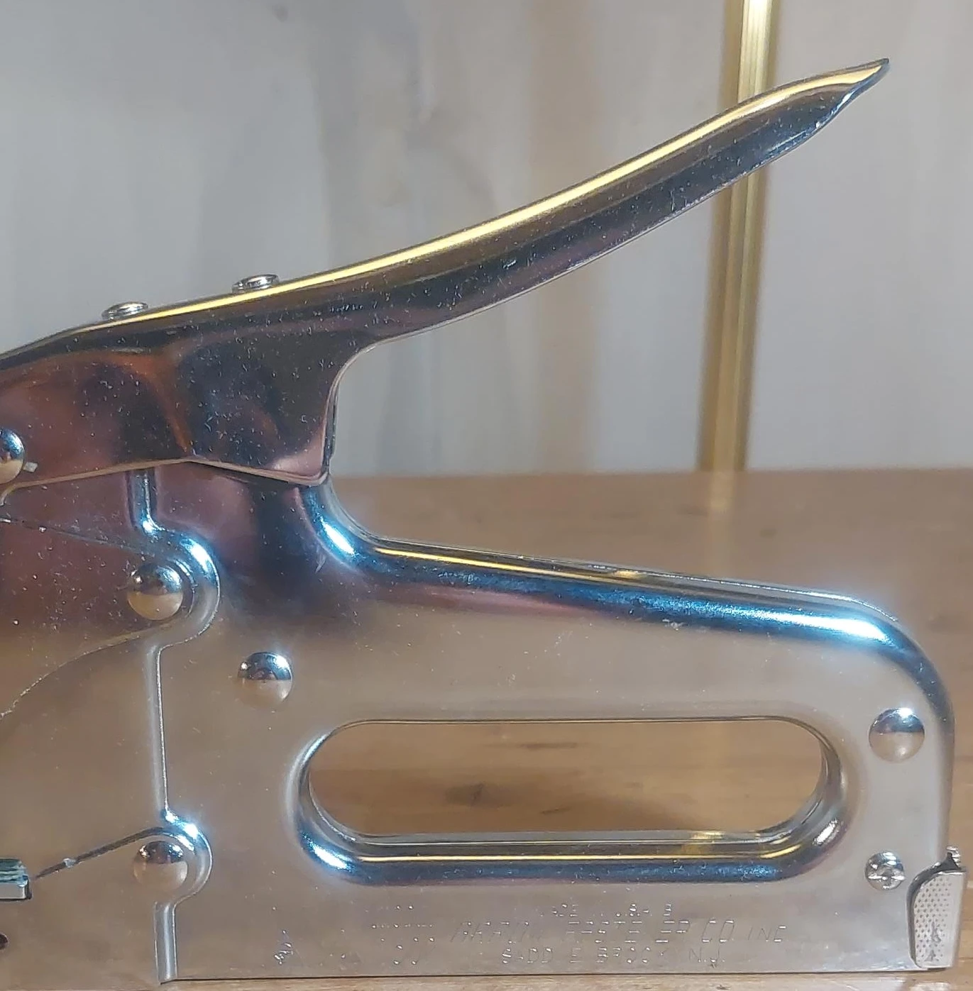 Heavy Duty Staple Gun plus Arrow Staples