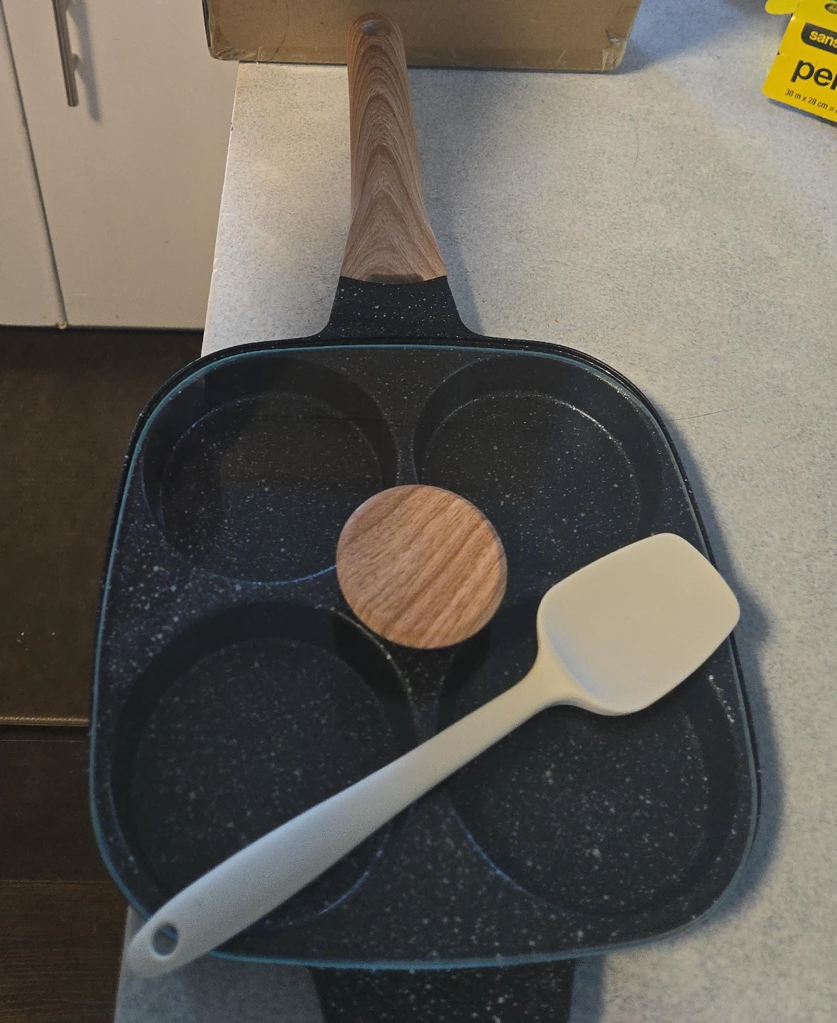4-Cup Frying Pan with Spatula and Wooden Lid