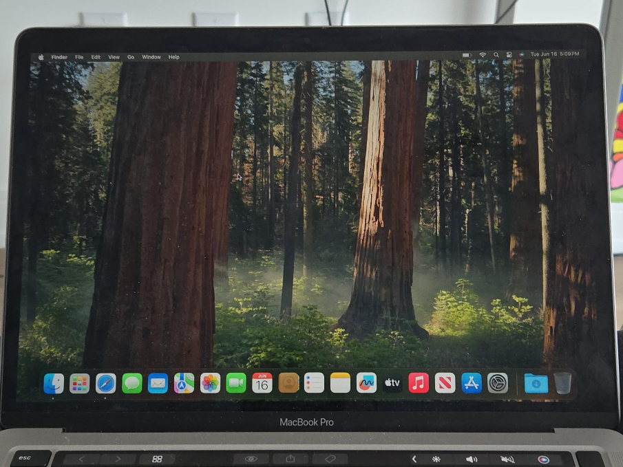 Macbook Pro 13 inch (2020)