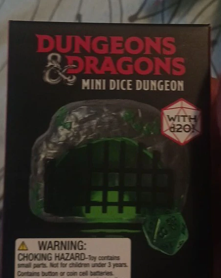 Dungeons & Dragons Mini Dice Dungeon with D20