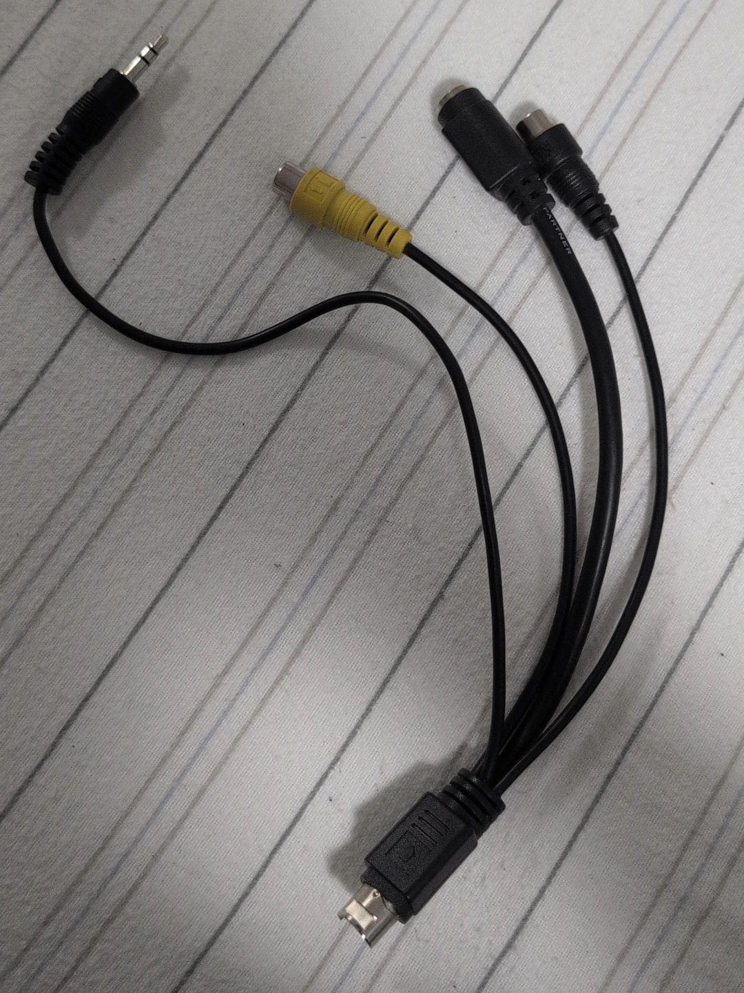 3-in-1 AV Cable Adapter for MP3/MP4 Players
