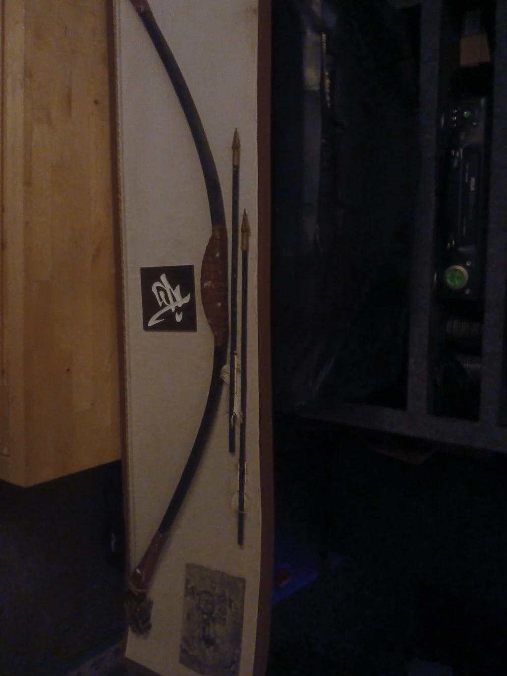 Decorative Bow and Arrows Set