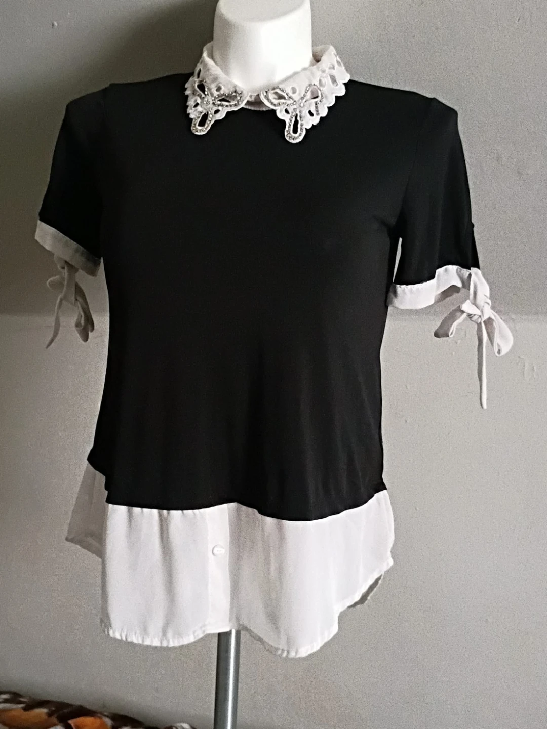 Black & White Collared Short Sleeve Top
