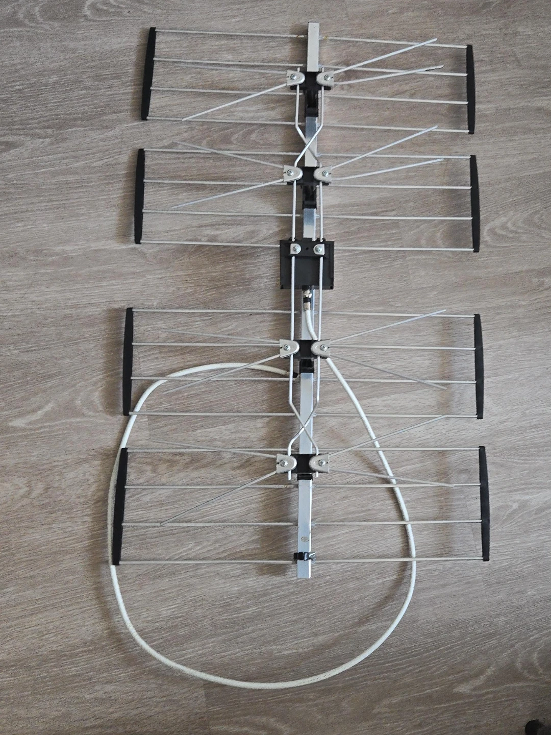 Indoor/Outdoor TV Antenna