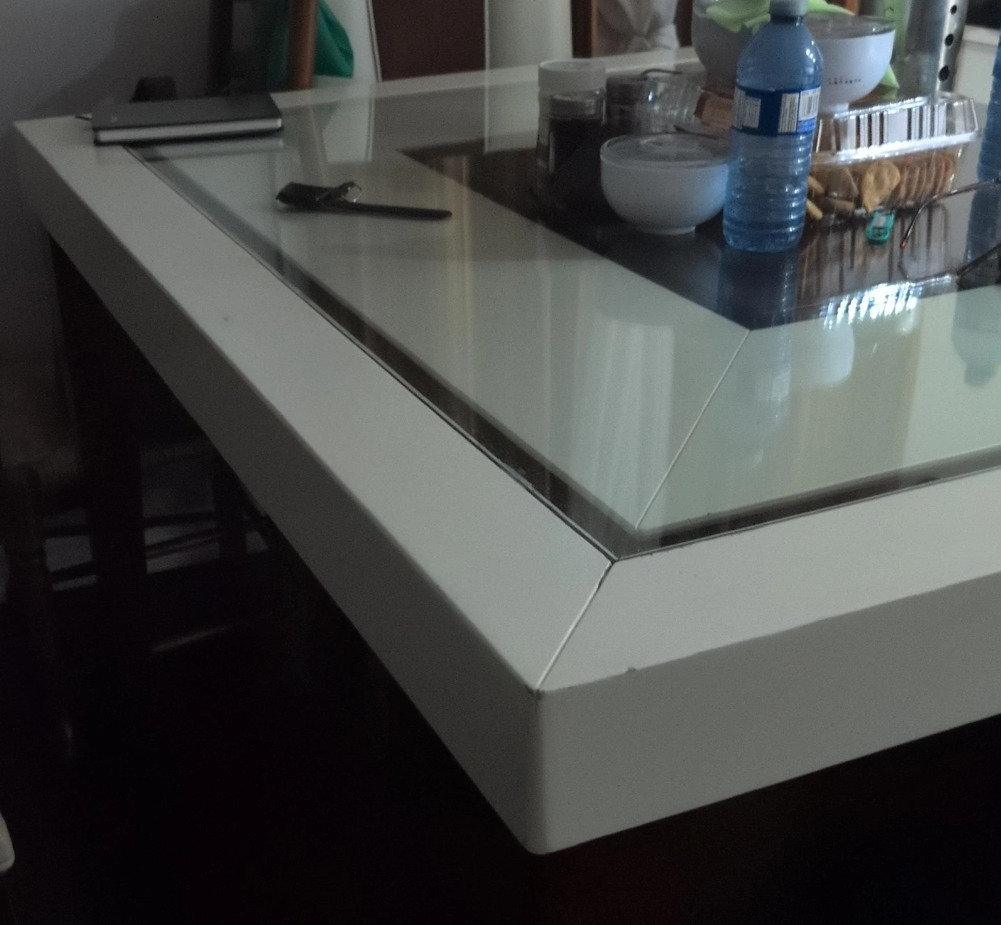 Glass and White Coffee Table with 6 chairs