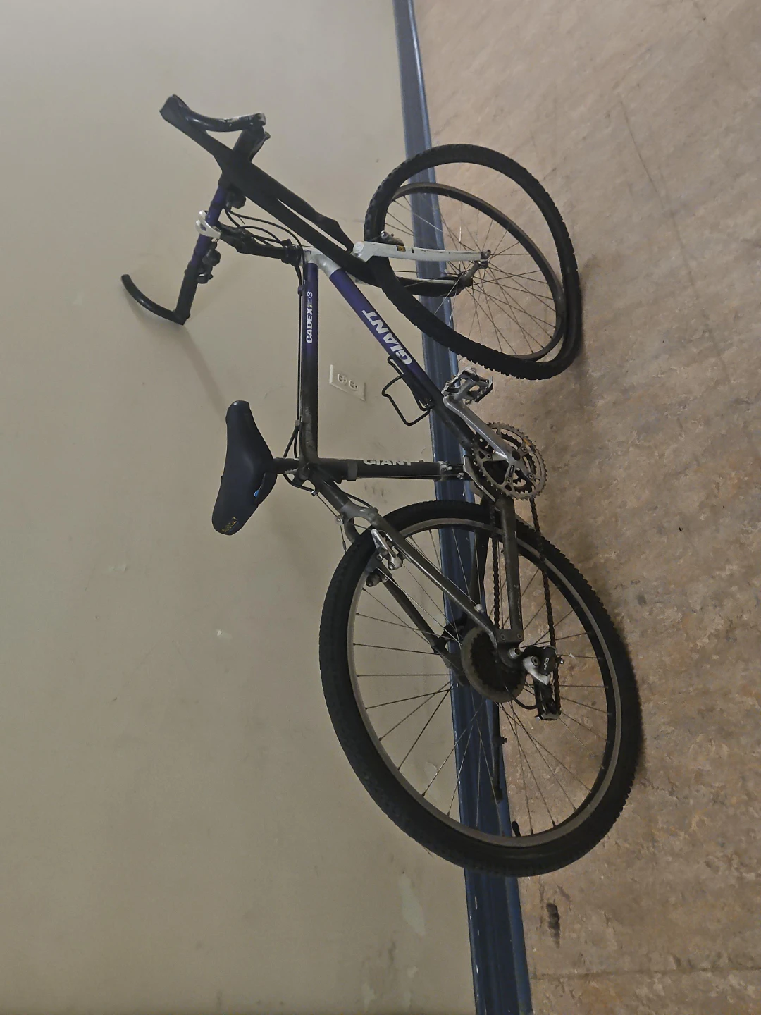 Giant Cadex CFR 3 Mountain Bike (Pick up only!!)