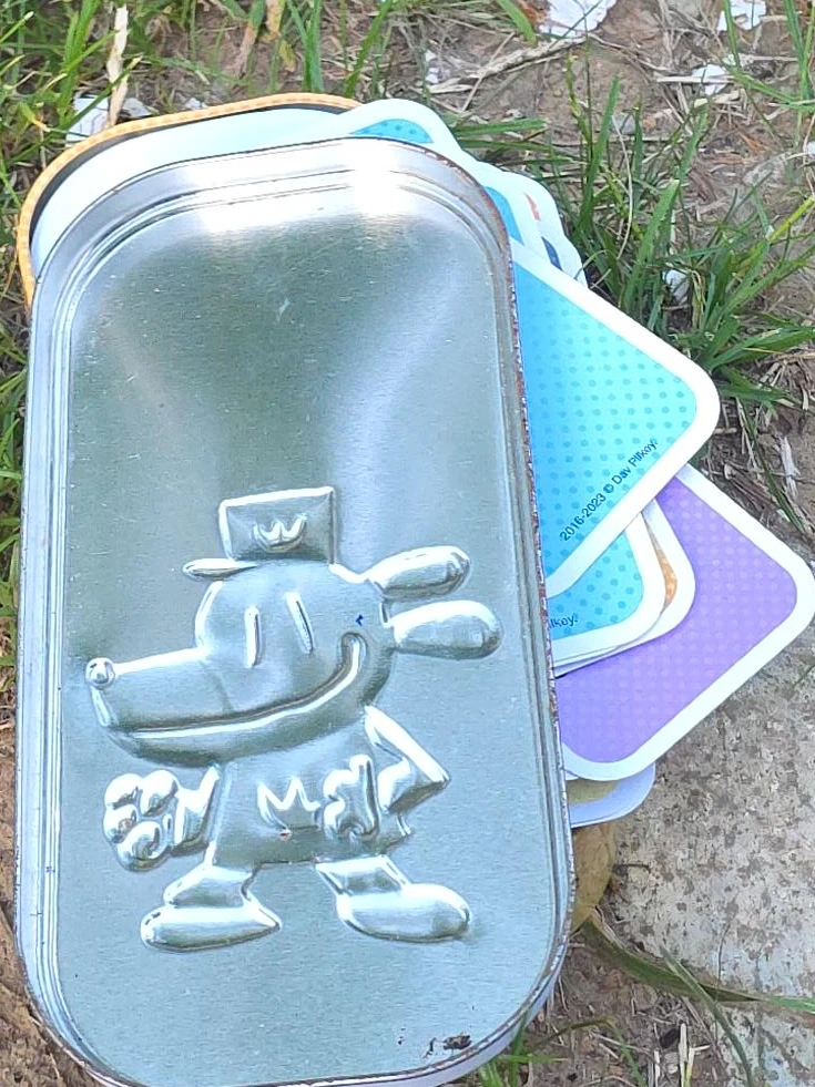 Dog Man Tin with Cards