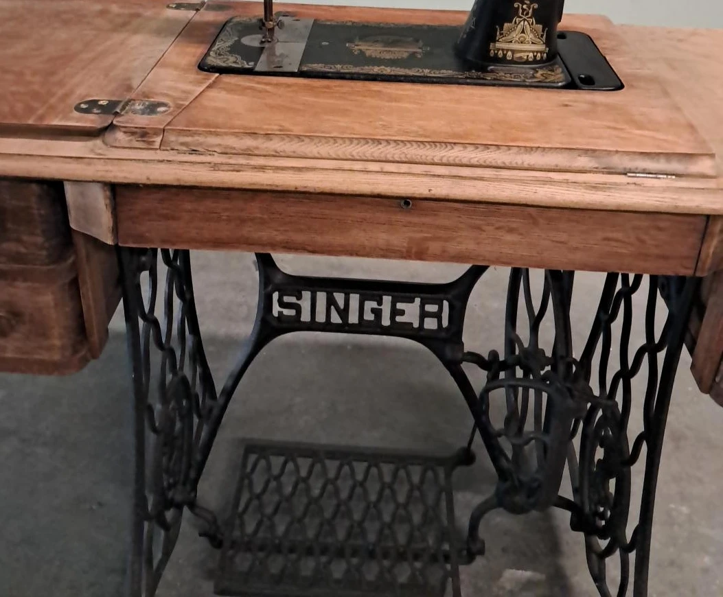 Vintage Singer Sewing Machine with Treadle Base