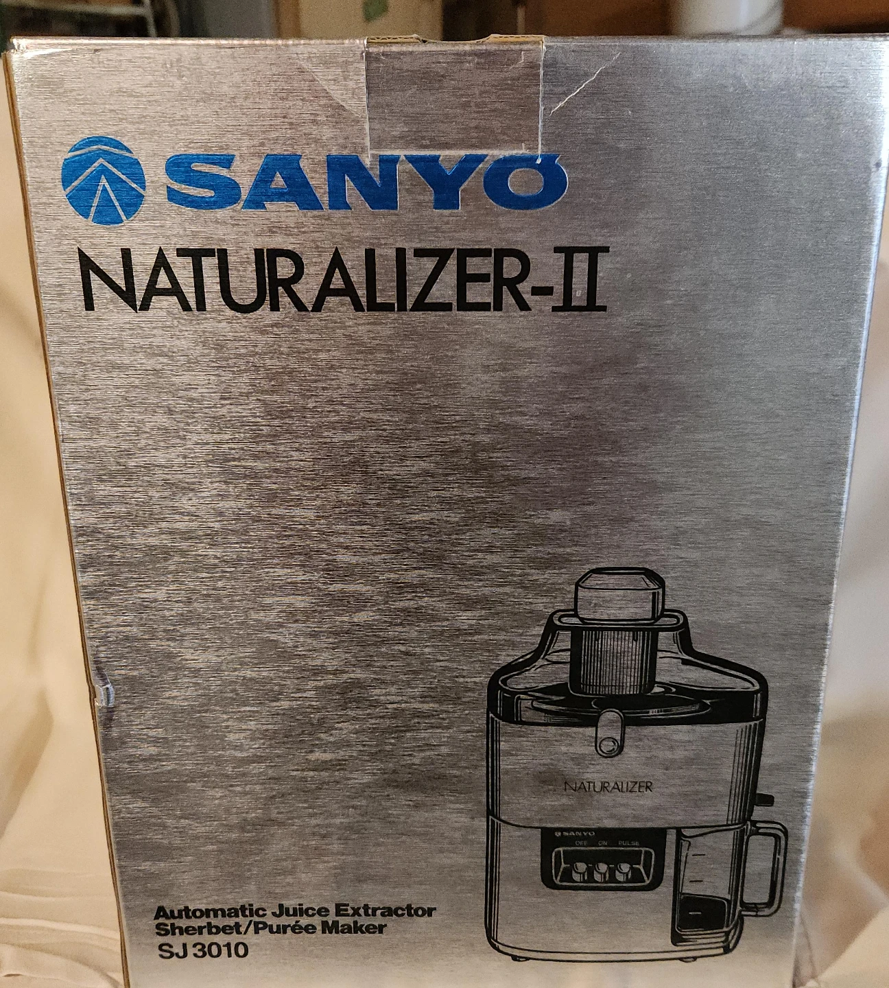 Sanyo Naturalizer-II Automatic Juice Extractor SJ3010