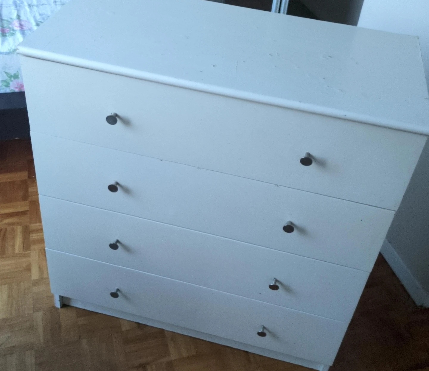 White 4-drawer dresser