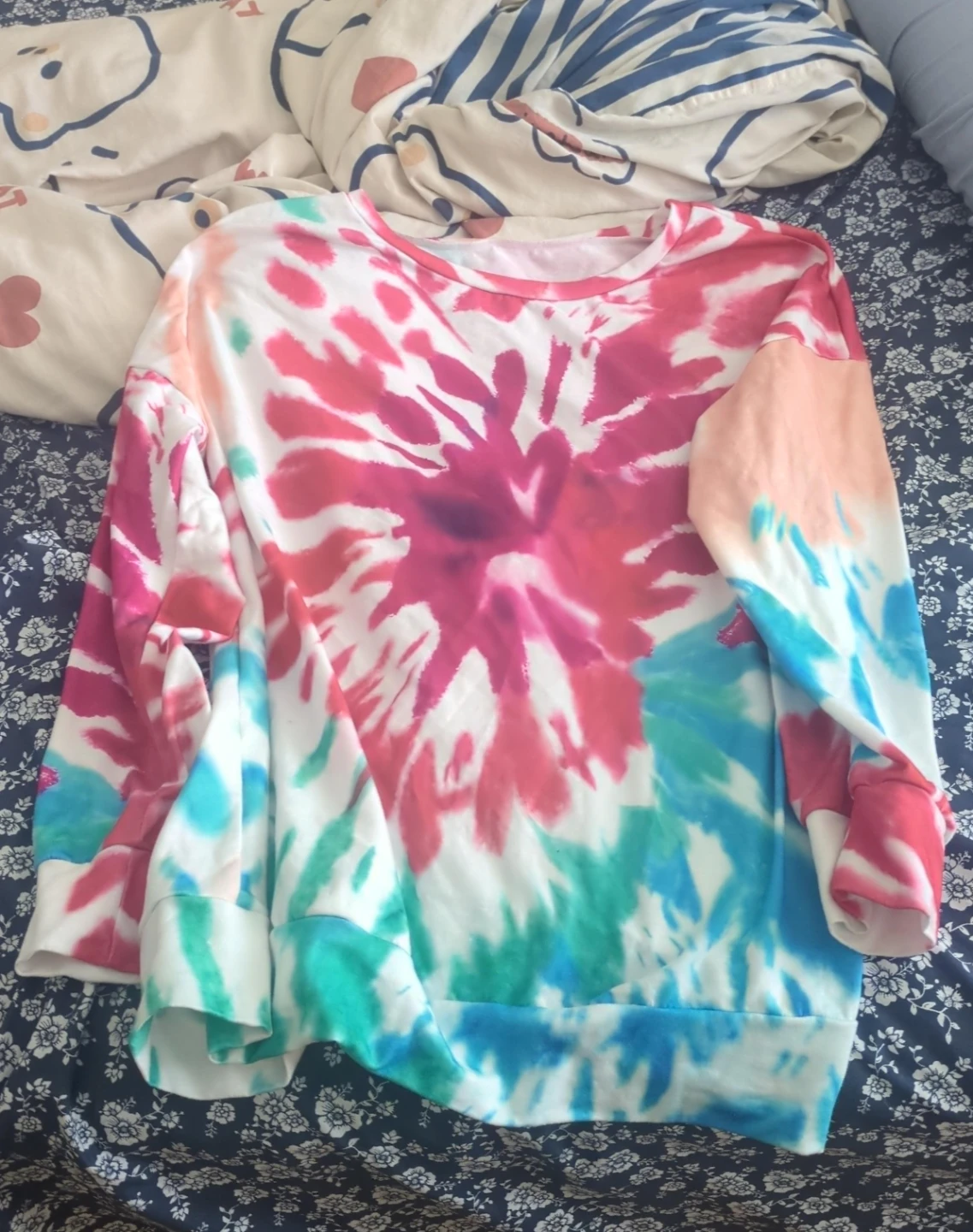 Tie-Dye Long Sleeve Sweatshirt