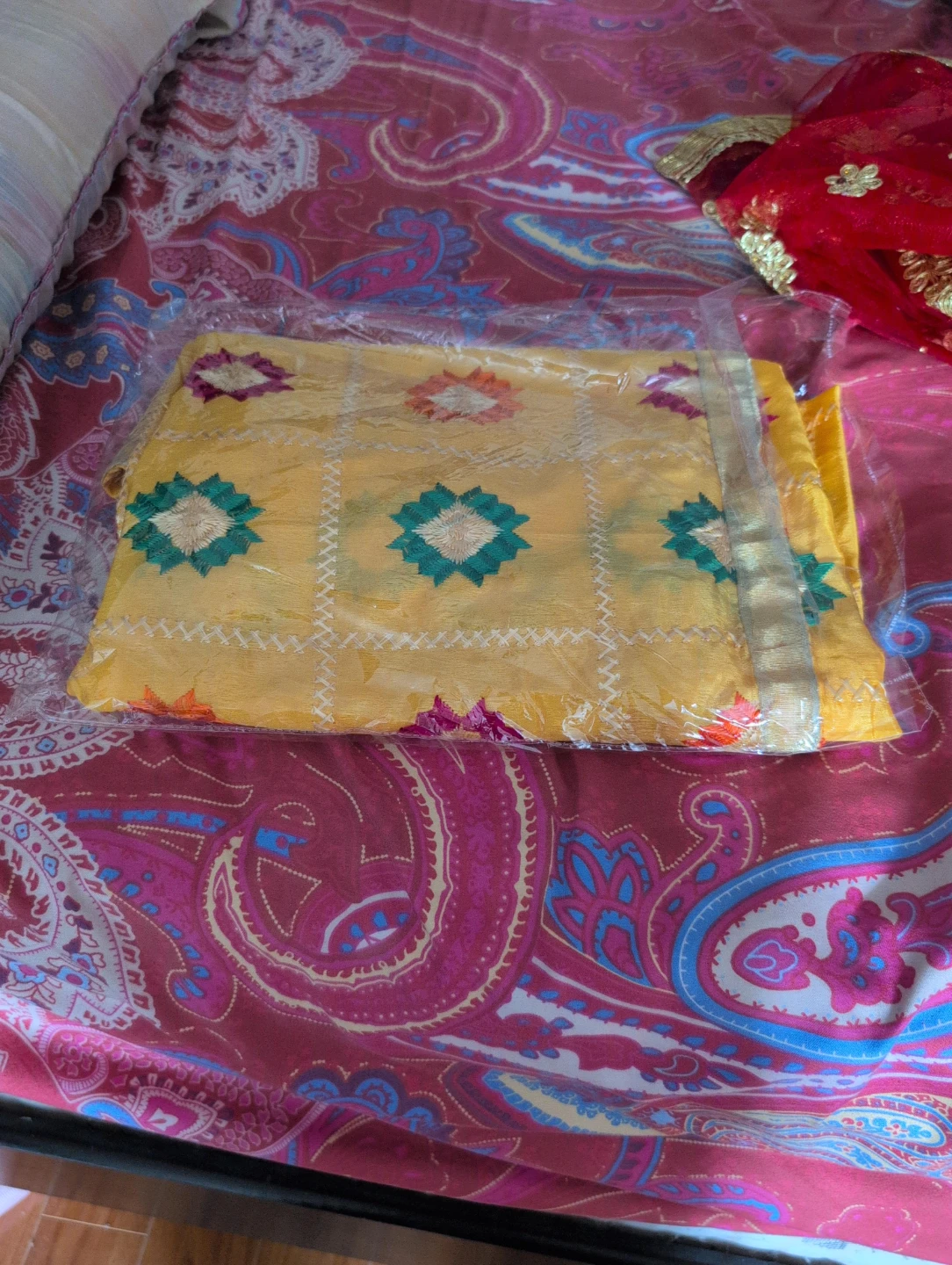 Yellow Embroidered Fabric jaugo dautta
