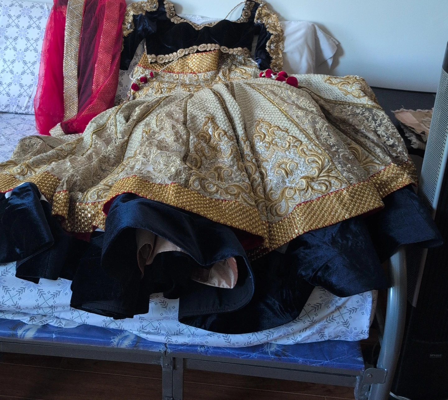 Women's Embroidered Lehenga Choli Set