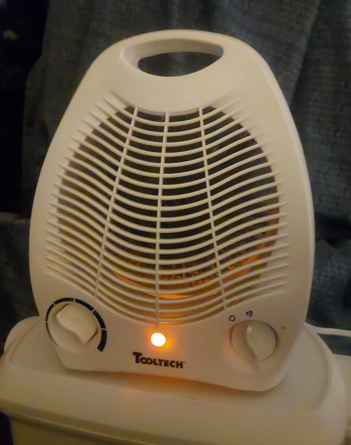 TOOLTECH Portable Electric Heater Fan - photo 2