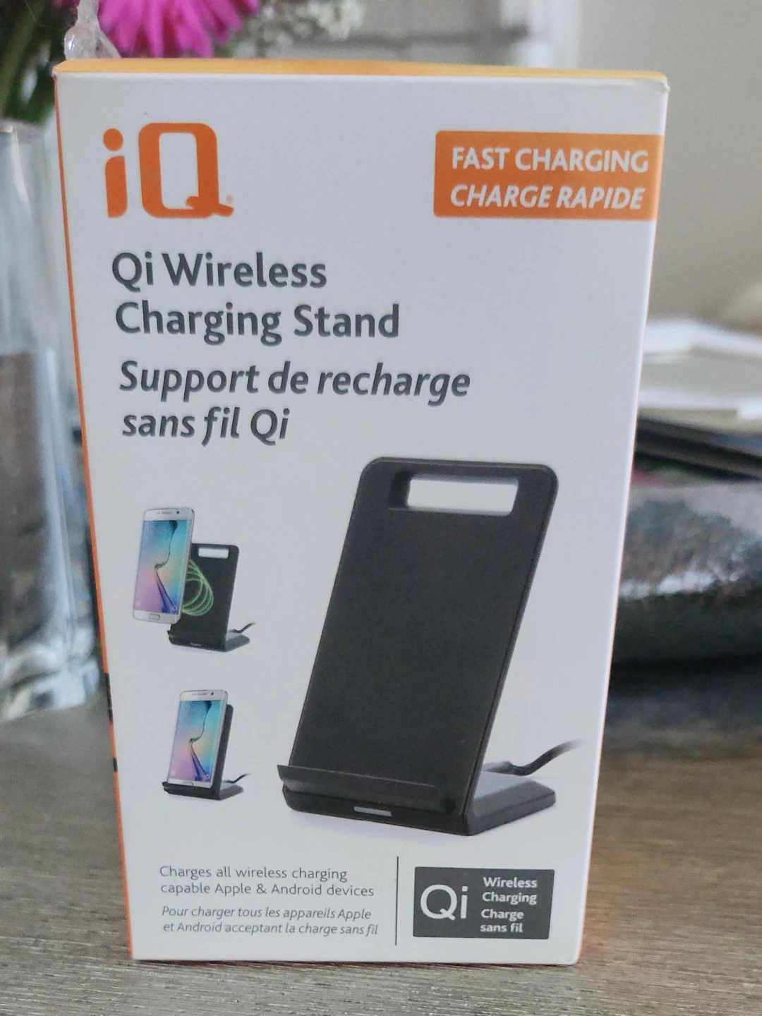 iQ Wireless Charging Stand
