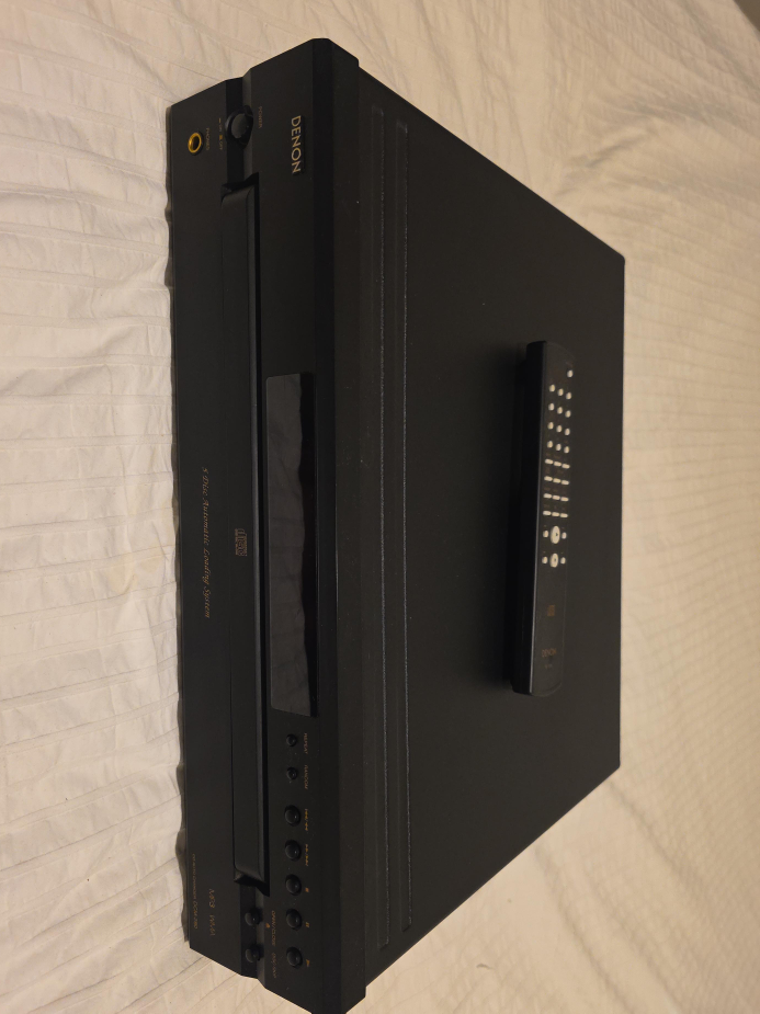 Denon DCM-200 5-Disc CD Player with Remote