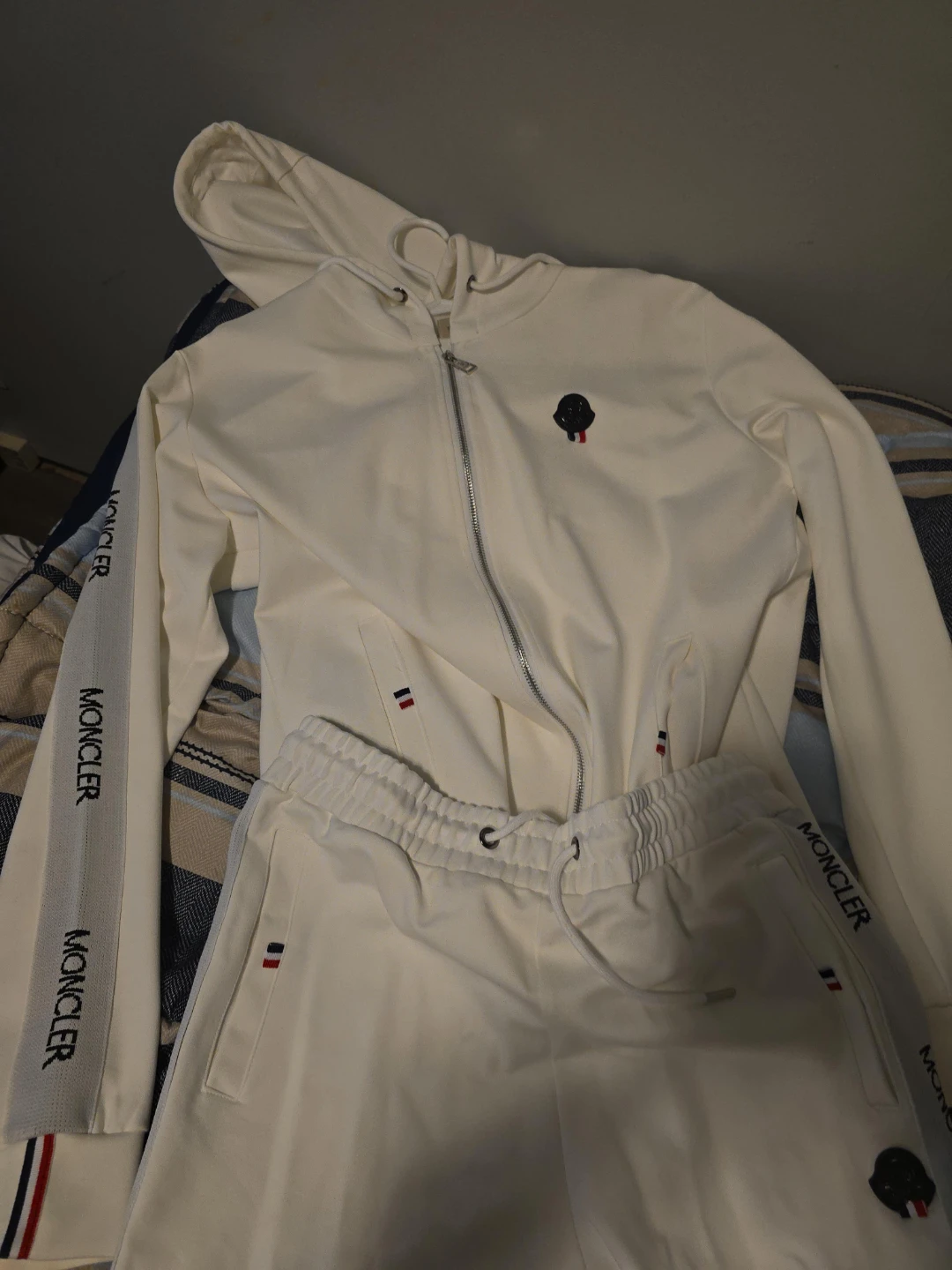 Moncler Tracksuit Set XL