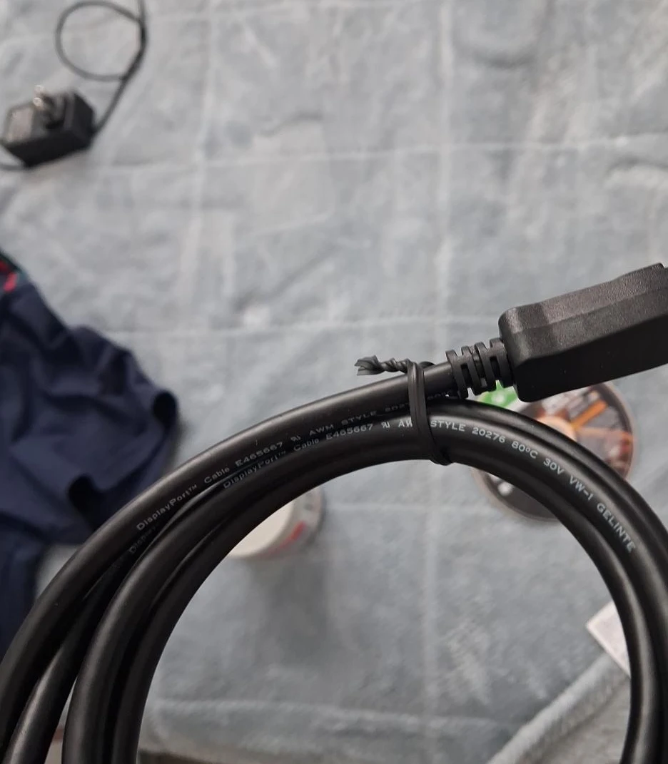 DisplayPort Cable