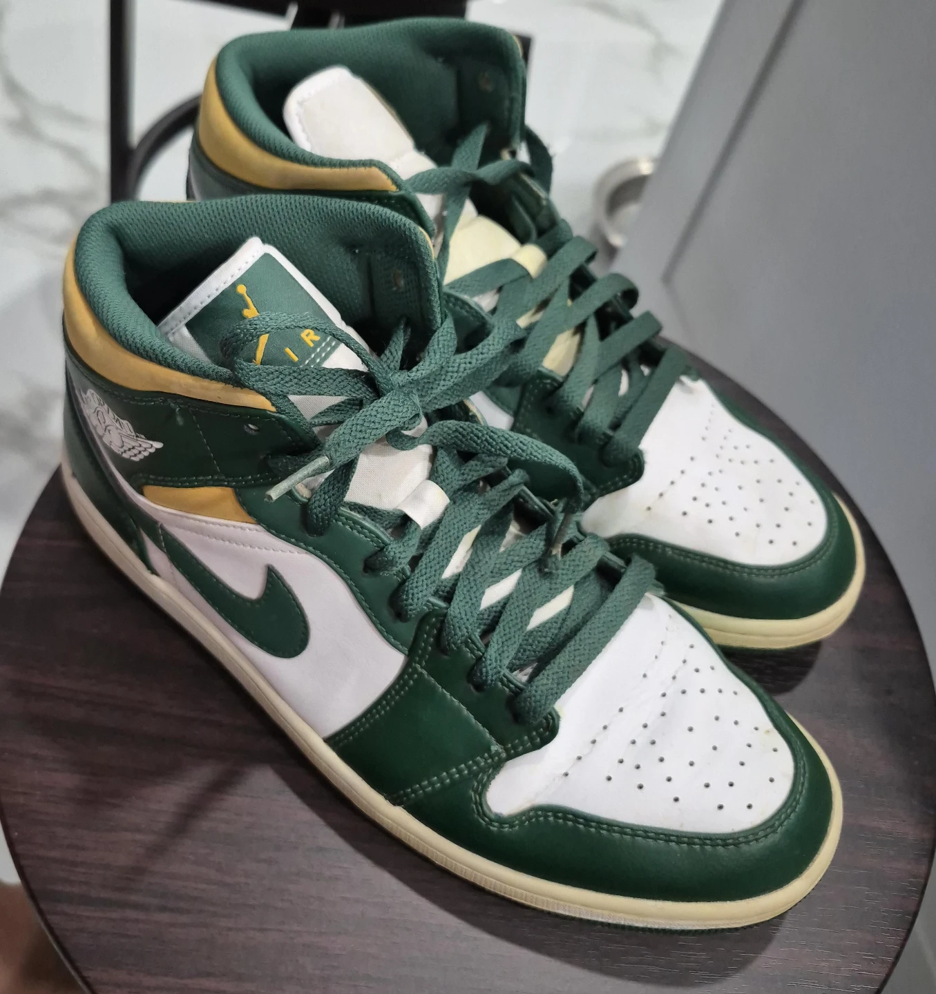 Air Jordan 1 Mid Sneakers - Green/White/Yellow