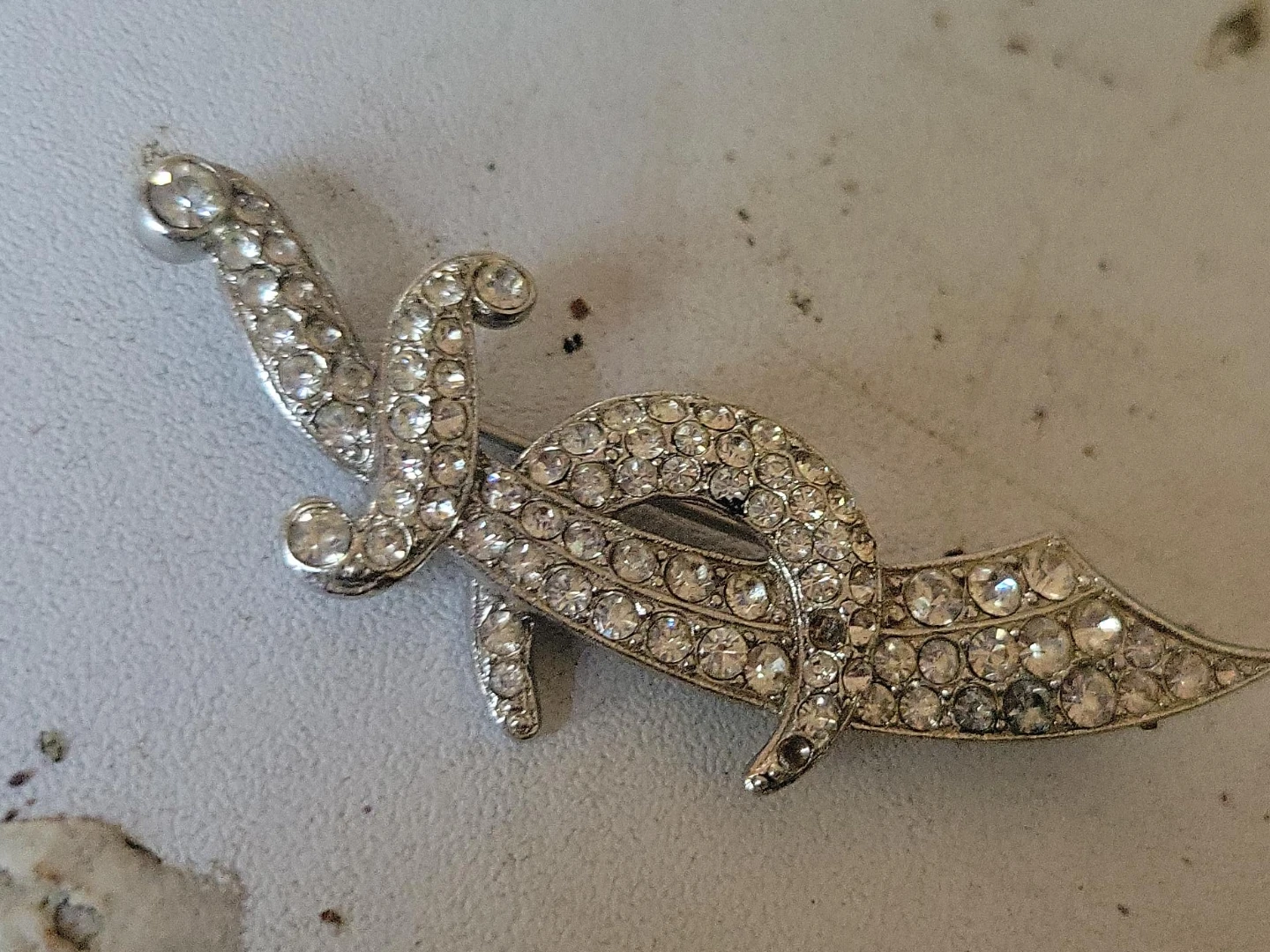 Rhinestone Ribbon Brooch