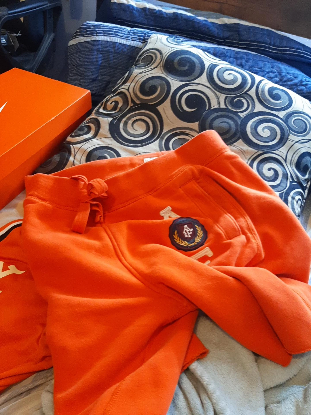Abercrombie & Fitch Orange shorts small men's send offers