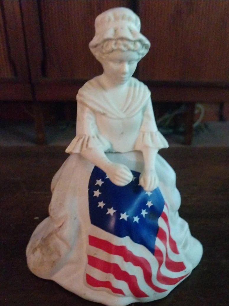 Avon Betsy Ross Figurine Topaze Cologne