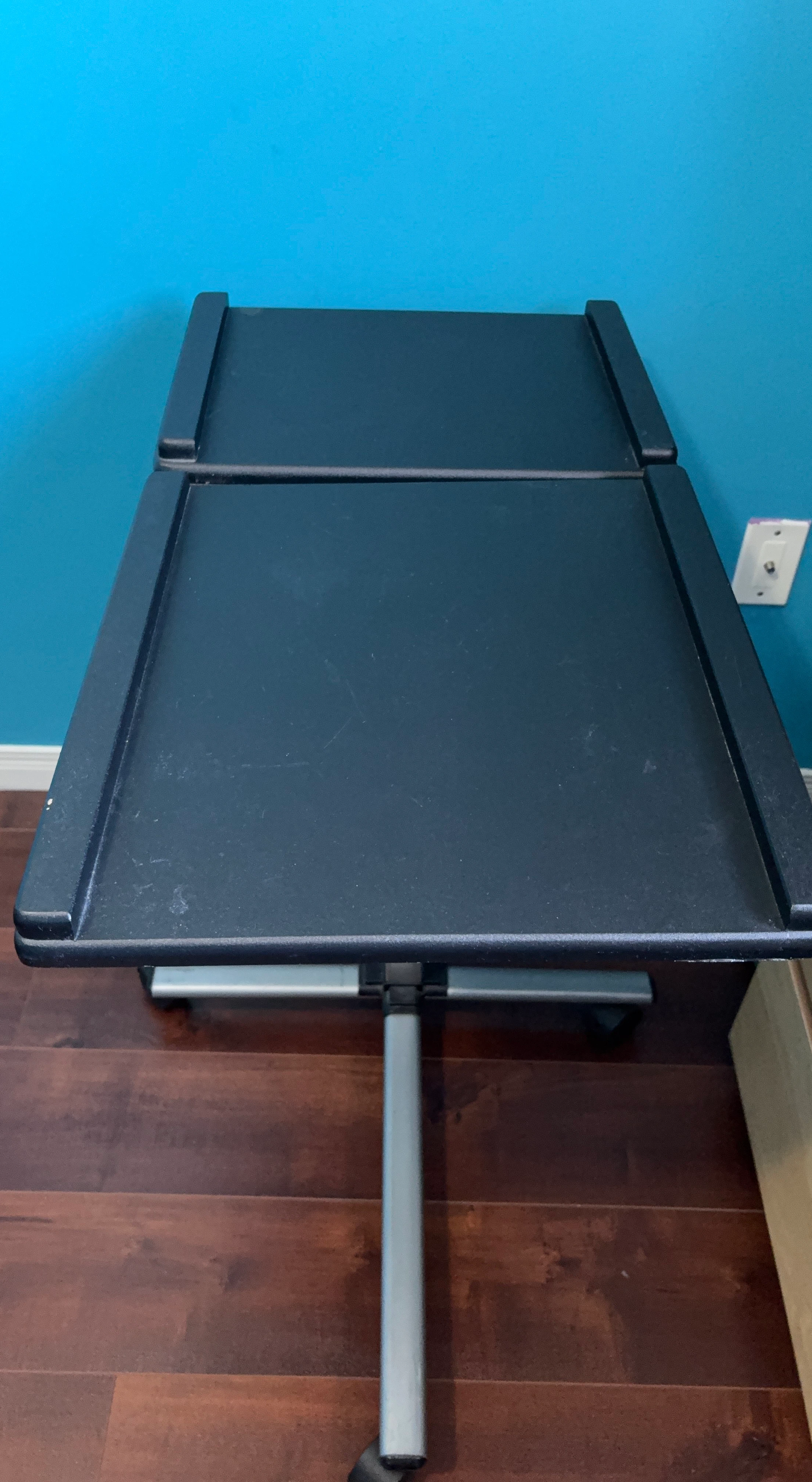 Adjustable Height Rolling Table