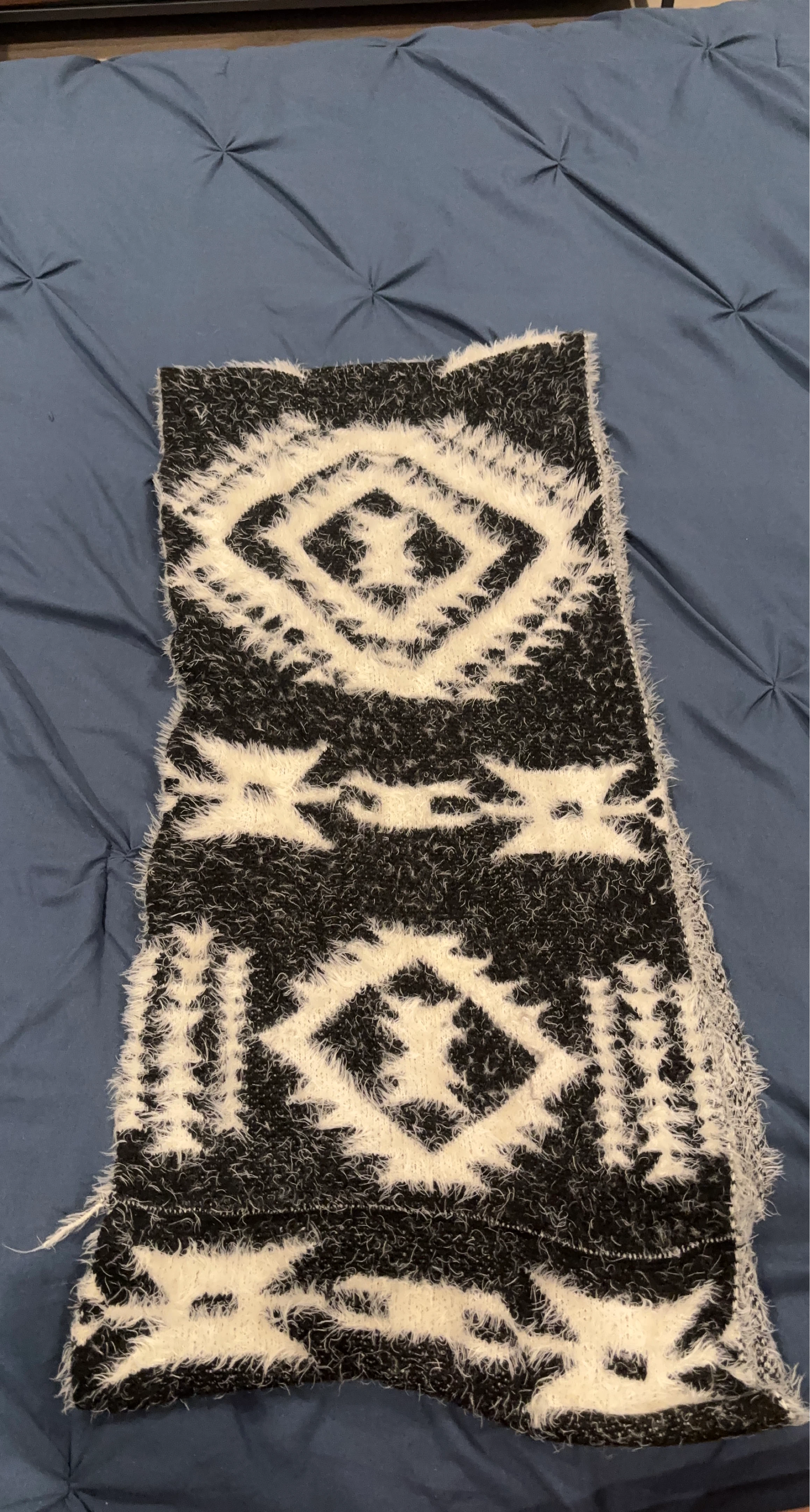 Black & White Aztec Print Fuzzy Scarf