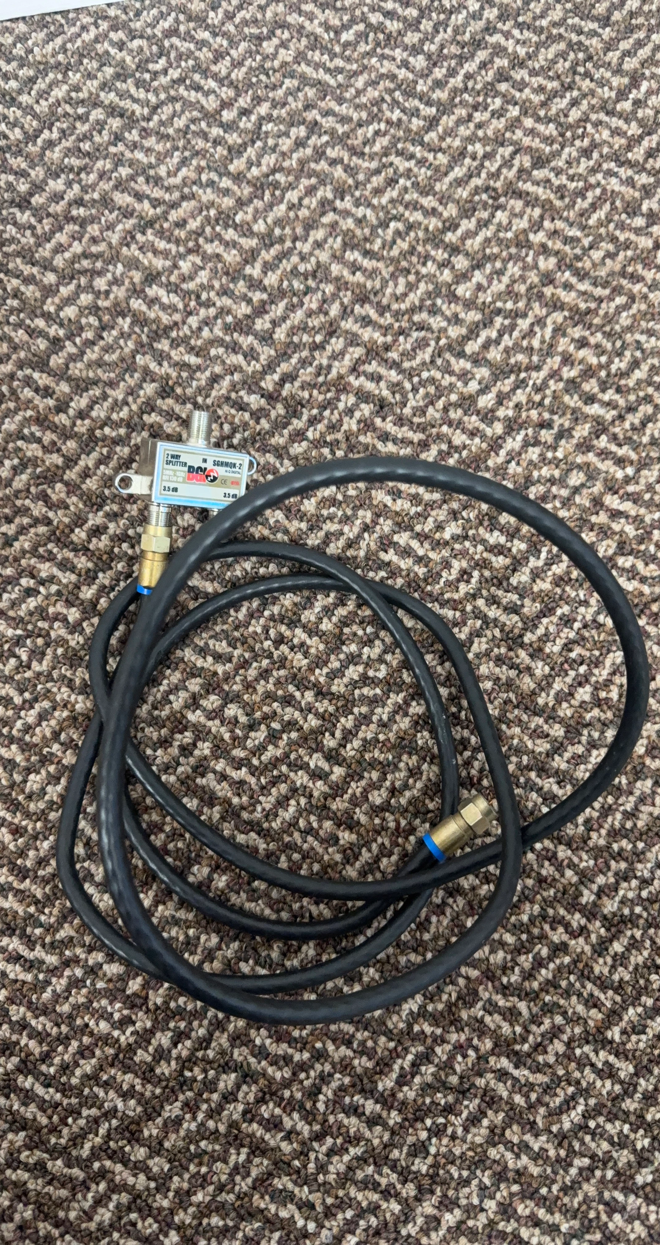 2 Way Splitter with Cable