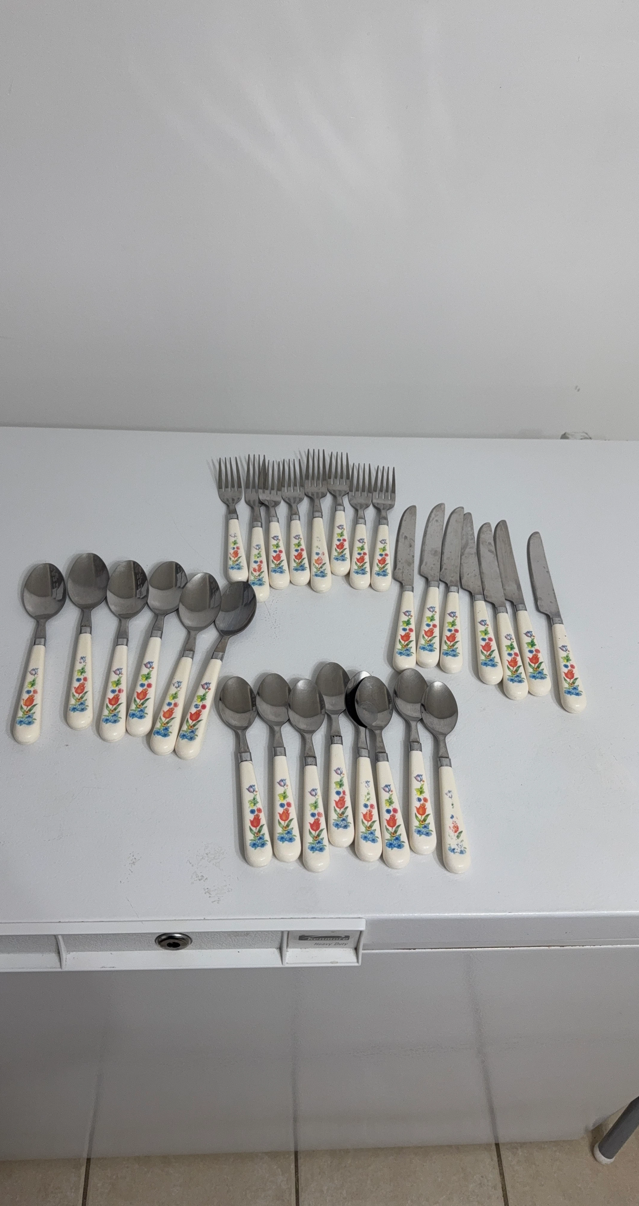 Floral Pattern Cutlery Set